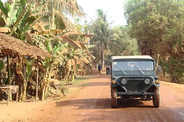 By Military Jeep to Phnom Kulen