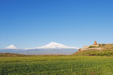 Private Tour: Khor Virap, Noravank, “Hin Areni” winery, Birds Cave, Tatev