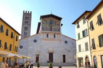 Lucca: walking tour of the city centre and the walls