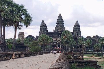 Private One Day Tour: Angkor Wat, Angkor Thom & Ta Prohm Temple