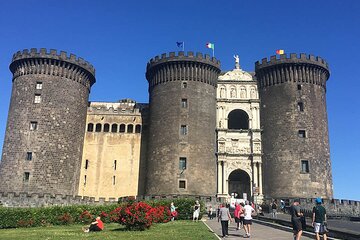 Naples Walking Tour and Underground Ruins