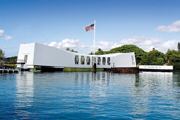 Deluxe Pearl Harbor, USS Arizona Memorial & Honolulu City Tour