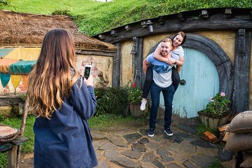 Hobbiton Movie Set day tour From Auckland