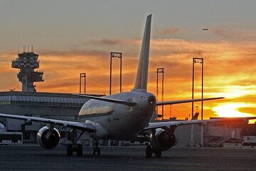 Luxury Private Night Transfer from Linate Airport to Milan