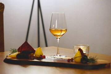 1-Hour Private Cheese and Wine Tasting in Sofia 