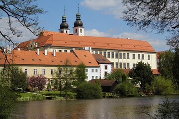 10 hours Two Towns Private Tour by car: Telč & Třebíč