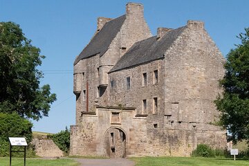 Five Outlander locations , Outlander film locations tour