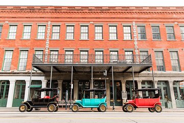 Replica 1908 Model-T Electric Golf Cart Rental 