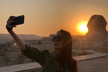 Private Half-Day Tour to Giza Pyramids with Camel Ride and Lunch
