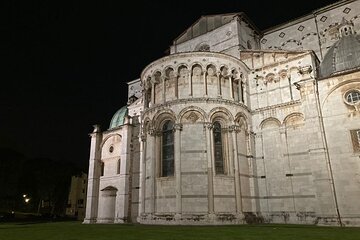 Night Walking Tour in Lucca 