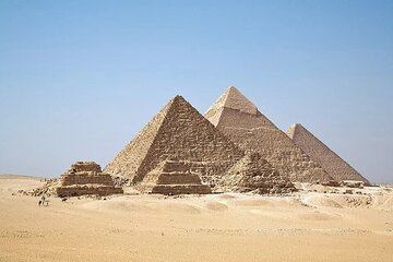 Pyramids of Giza, Sakkara & Memphis: Private Tour with Lunch