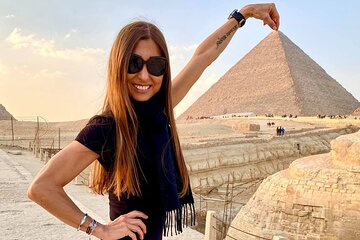 Private Giza Pyramids, Sphinx and Egyptian Museum Tour with Female Guide