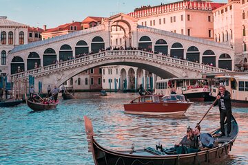 Private Secret Venice Tour; Rialto Market, San Polo & Food and Wine tasting