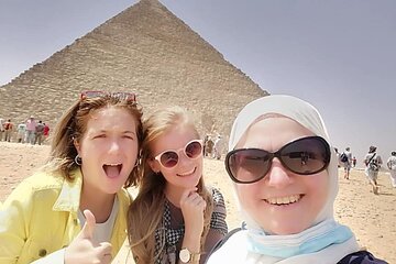 4-hours Private Tour Giza Pyramids and Sphinx with lunch and camel ride