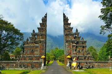 Bali Island : Pre-wedding Video, Drone and Photoshoot with makeup 