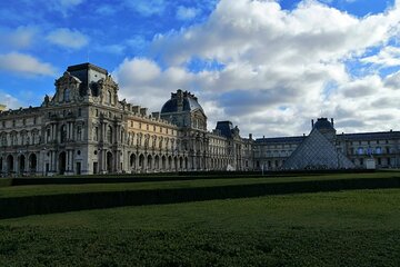 Louvre Highlights Tour for Kids with Skip-the-Ticket-Line