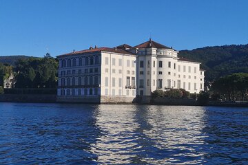 Private Guided Boat Tour of Lake Maggiore's Borromeo Islands