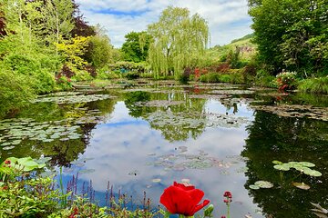 Versailles Palace & Giverny Private Tour with Lunch&Hotel Pick-up