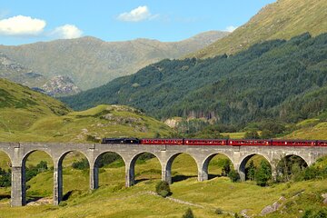 Glenfinnan Viaduct, Glencoe and Fort William Tour from Edinburgh