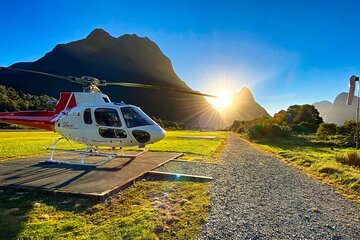 Half-Day Milford Helicopter Flight and Cruise from Queenstown