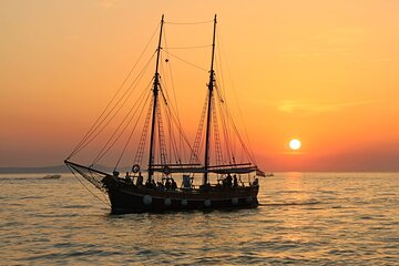 Evening Sunset Dhow Cruise Tour - Muscat