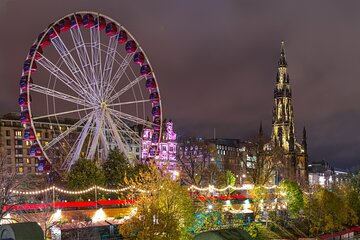 Edinburgh's Christmas Lights and festive Black Taxi Tour