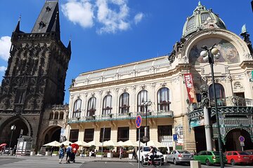 Prague´s Old Town and Charles Bridge Private Walking Tour (Right Riverbank)