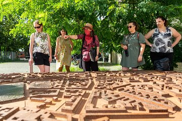 2.5-Hour Berlin Wall and Memorial Sites Walking Tour