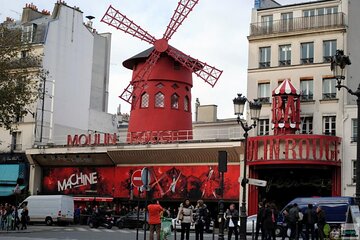 Private Paris City Tour with a professional guide. Comfortable transfer included