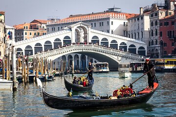 Venice Private Walking tour with Gondola ride