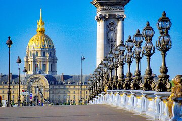 Paris 8-hours VIP Private Sightseeing and Shopping Tour in Paris