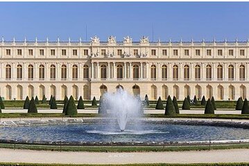 Private Full Day Paris trip including Louvre and Versailles with Pickup