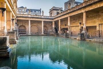 Stonehenge and Bath Day Guided Tour from London