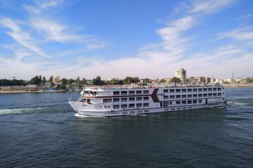 Cairo, Aswan and Luxor 7 Days 6 Night by a 5 Star Cruise