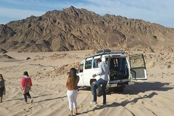 6-Hour Hurghada Bedouin Desert Safari by Jeep with Licensed Guide