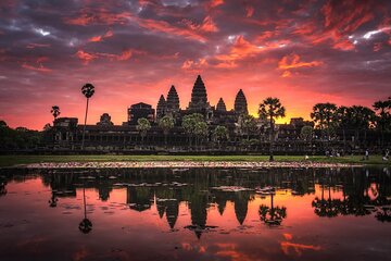 Private sunrise tour to Angkor Wat & other highlights with Professional Guide.