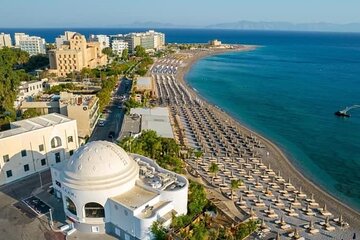 Private tour of Rhodes landmarks with beach time