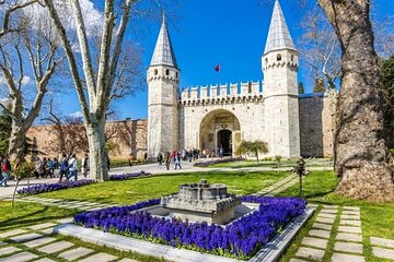 Guided Tour to Topkapi Palace with Skip-the-Line Entry Ticket