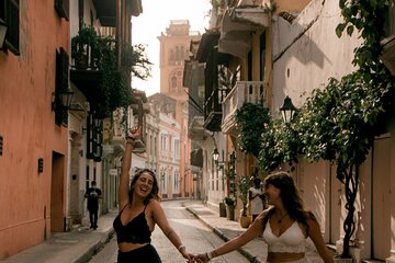 Walled City + San Felipe Castle + Optional Popa Convent Cartagena City Tour 5-7H