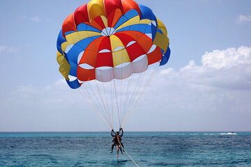 Paradise Island With Water Sports and Lunch Sea Trip, Parasailing - hurghada