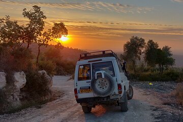 From Jerusalem to Tel Aviv via old roads and tiny springs