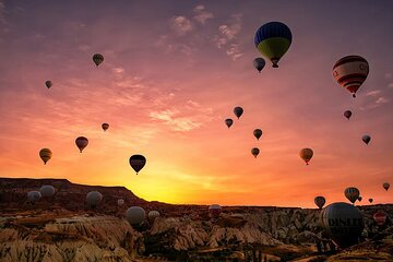 Beautiful Dubai Desert by Balloon & Falcon Show