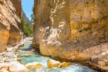 Full-Day Samaria Gorge Hiking Tour from Rethymnon