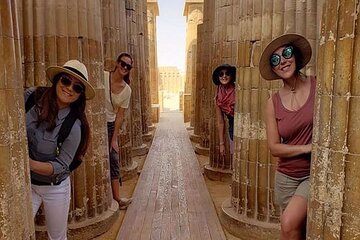 Private Full Day Tour: Giza Pyramids, Sphinx, Sakkara and Dahshur and Memphis 