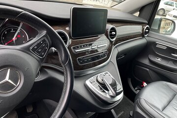 Transfer from the Sofia Airport to your hotel in Sofia by VIP Mercedes V class