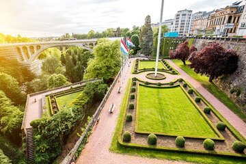 Luxembourg city walking and wine tasting tour