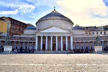 Tour of the Monumental Naples with an art expert