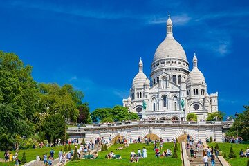 Half-Day Chauffeur Service Sedan In Paris