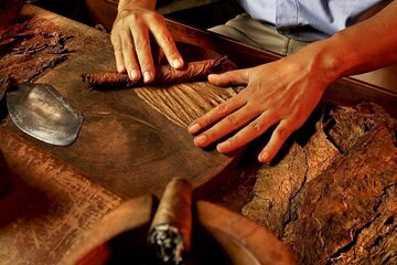 Shopping tour Punta Cana rum cigars coffee larimar chocolate souvenirs mamajuan