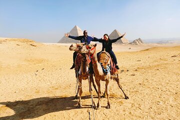 Private Half-Day Tour Giza Pyramids and Sphinx from Cairo with drinks and lunch